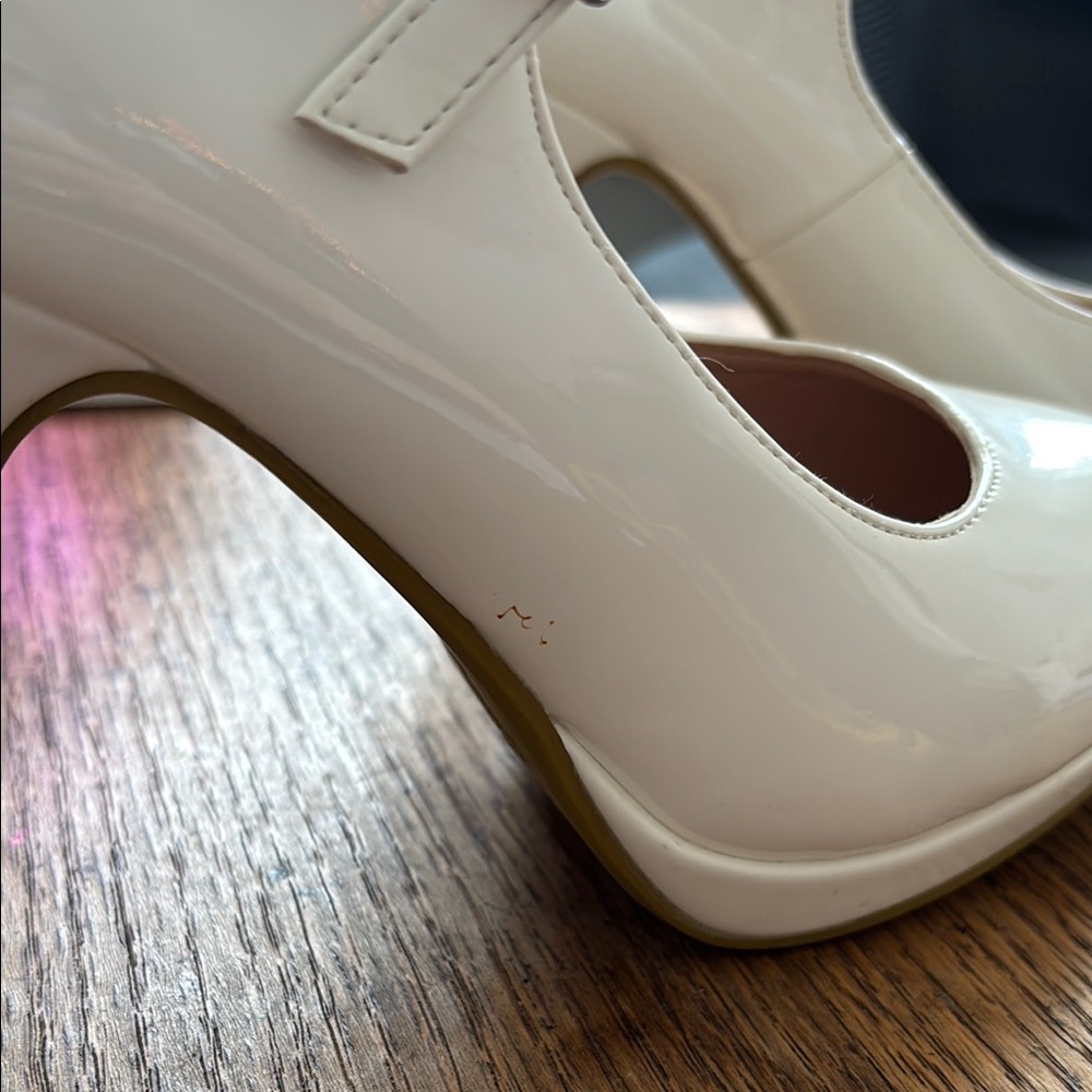 New Sexy White Mary Jane Heels - Picture 3 of 7